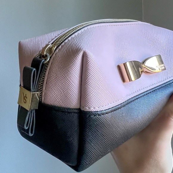 VS Glam Bow Makeup Bag - Picture 2 of 5
